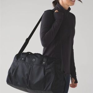 LULULEMON ALL DAY DUFFEL 31L Duffel Bag - Black. Excellent Condition